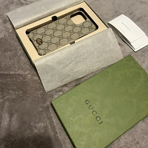 AUTHENTIC GUCCI PHONE CASE (IPHONE 13 PRO MAX) - Picture 3 of 12